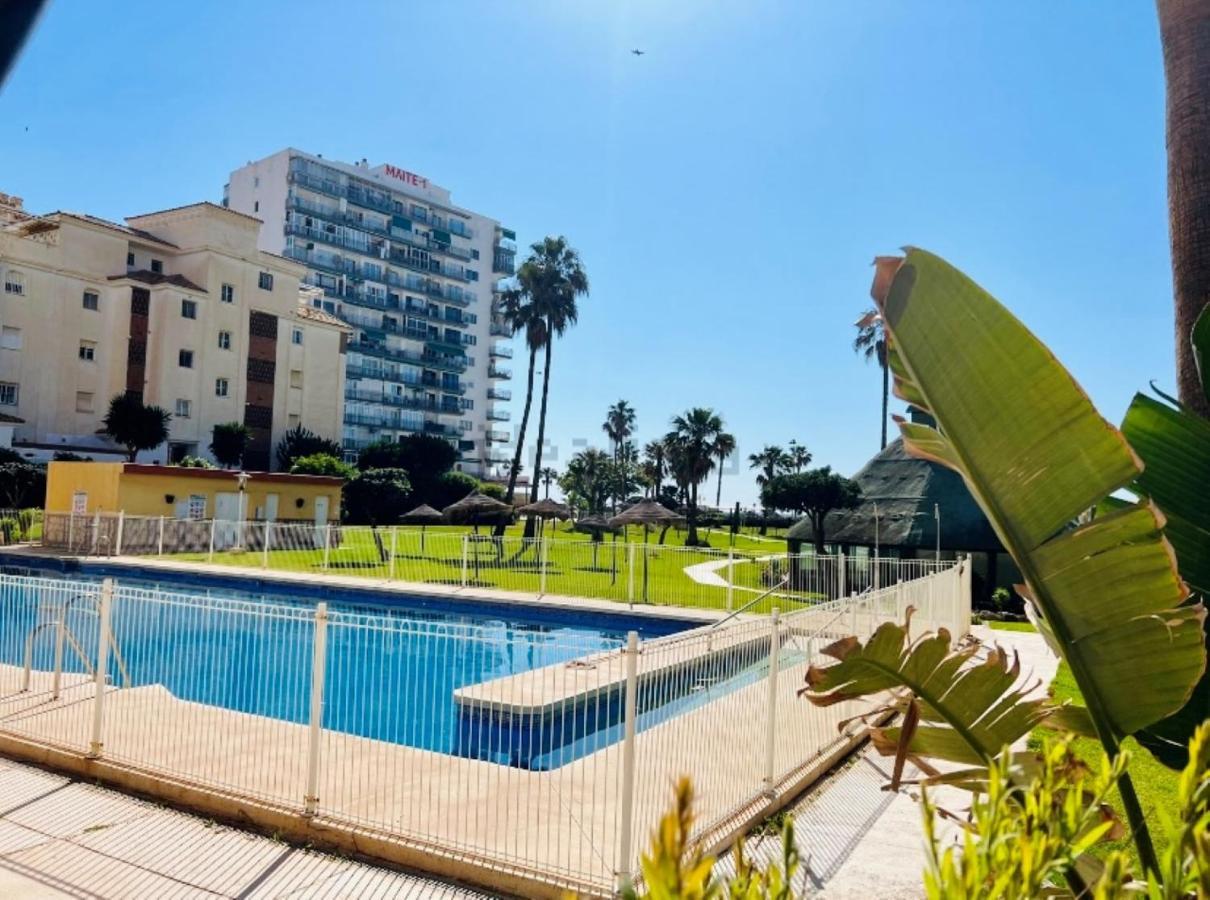 Precioso Estudio Frente Al Mar Con Piscina Benalmadena Exterior photo